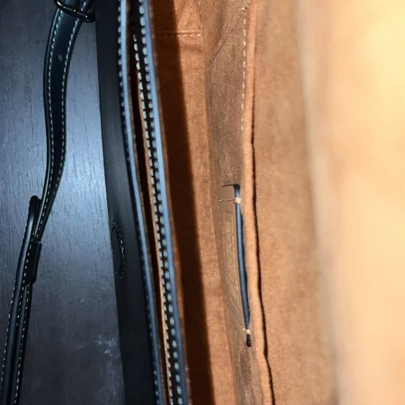 Terri shoulder bag Length: 9.5"Height: 6.0"Width: 3.0"